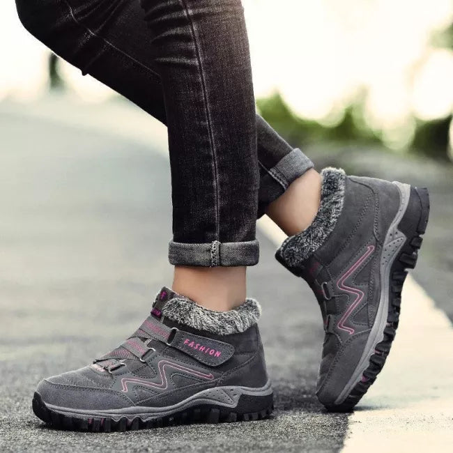 Hilary | Innovative hiking shoes with non-slip sole