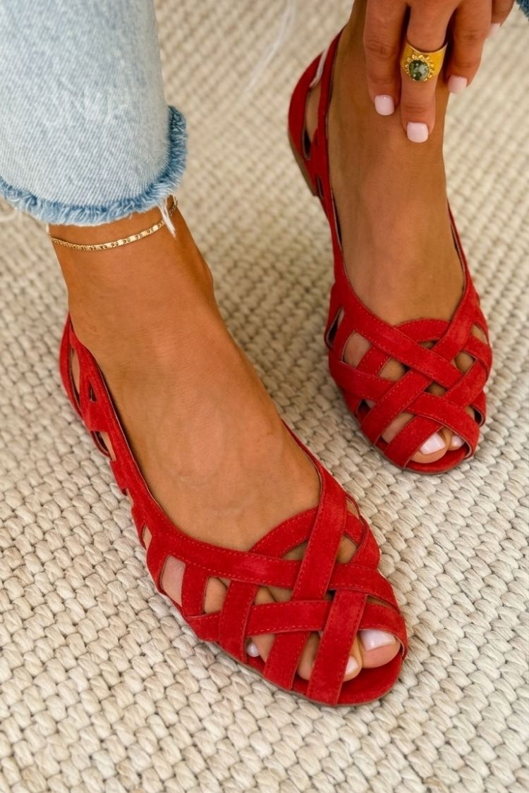 Gwen | Sandals with a Point