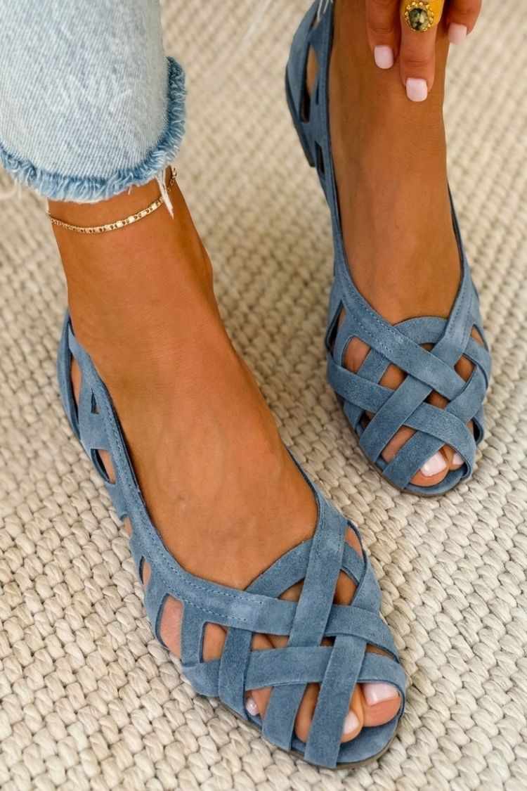 Gwen | Sandals with a Point