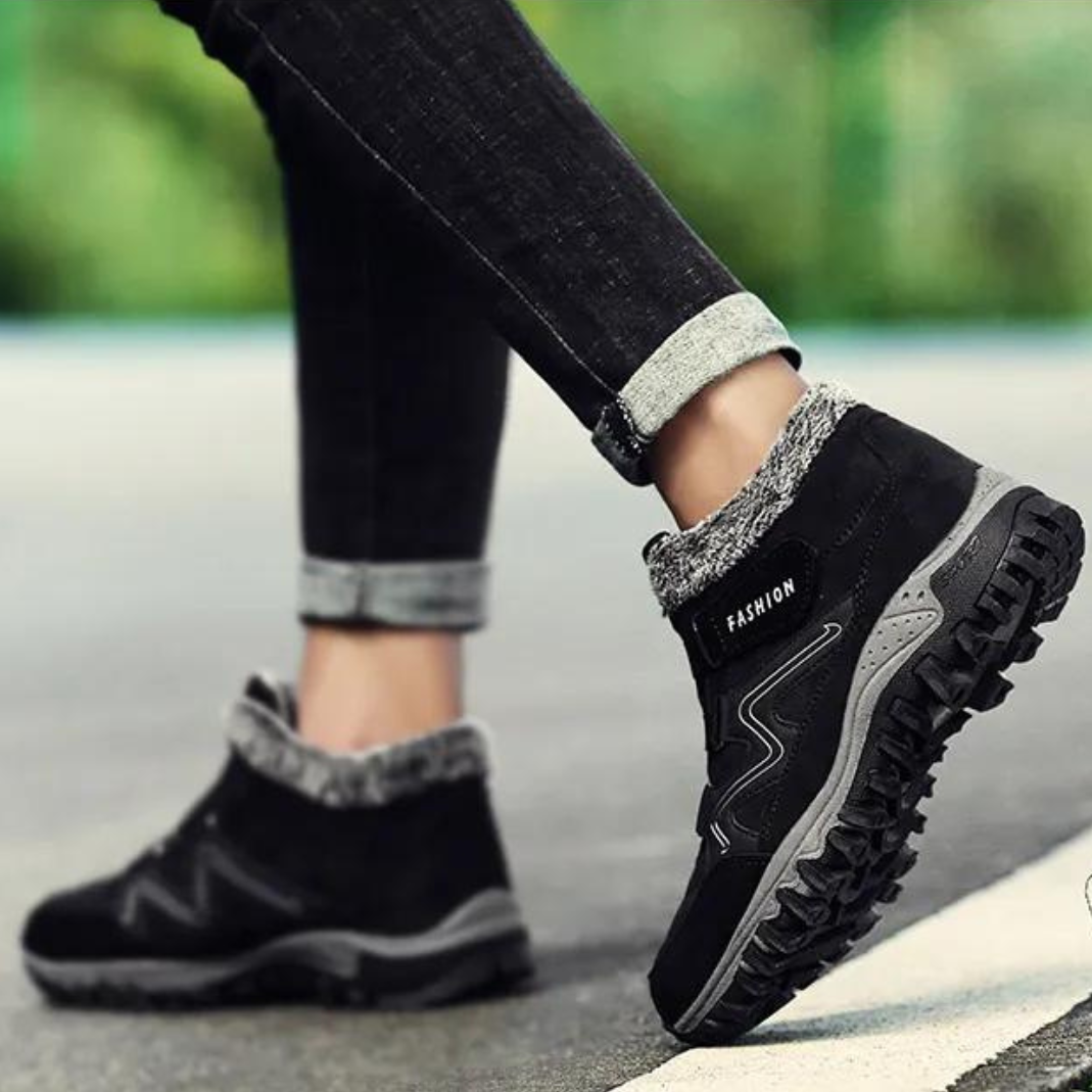 Hilary | Innovative hiking shoes with non-slip sole
