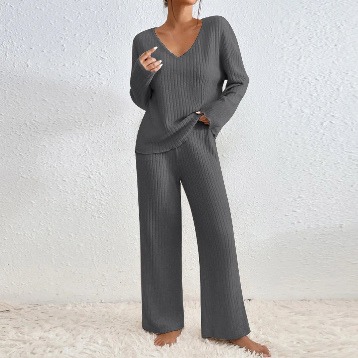 Marian | Two-Piece Set with Trousers and V-Neck Top