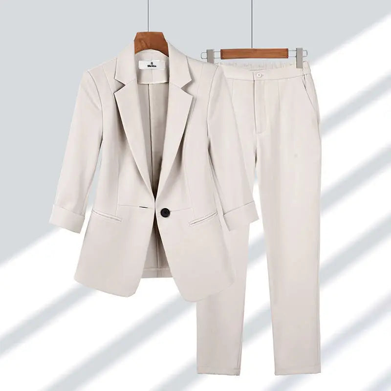 Victoria | Elegant Blazer and Trousers Suit