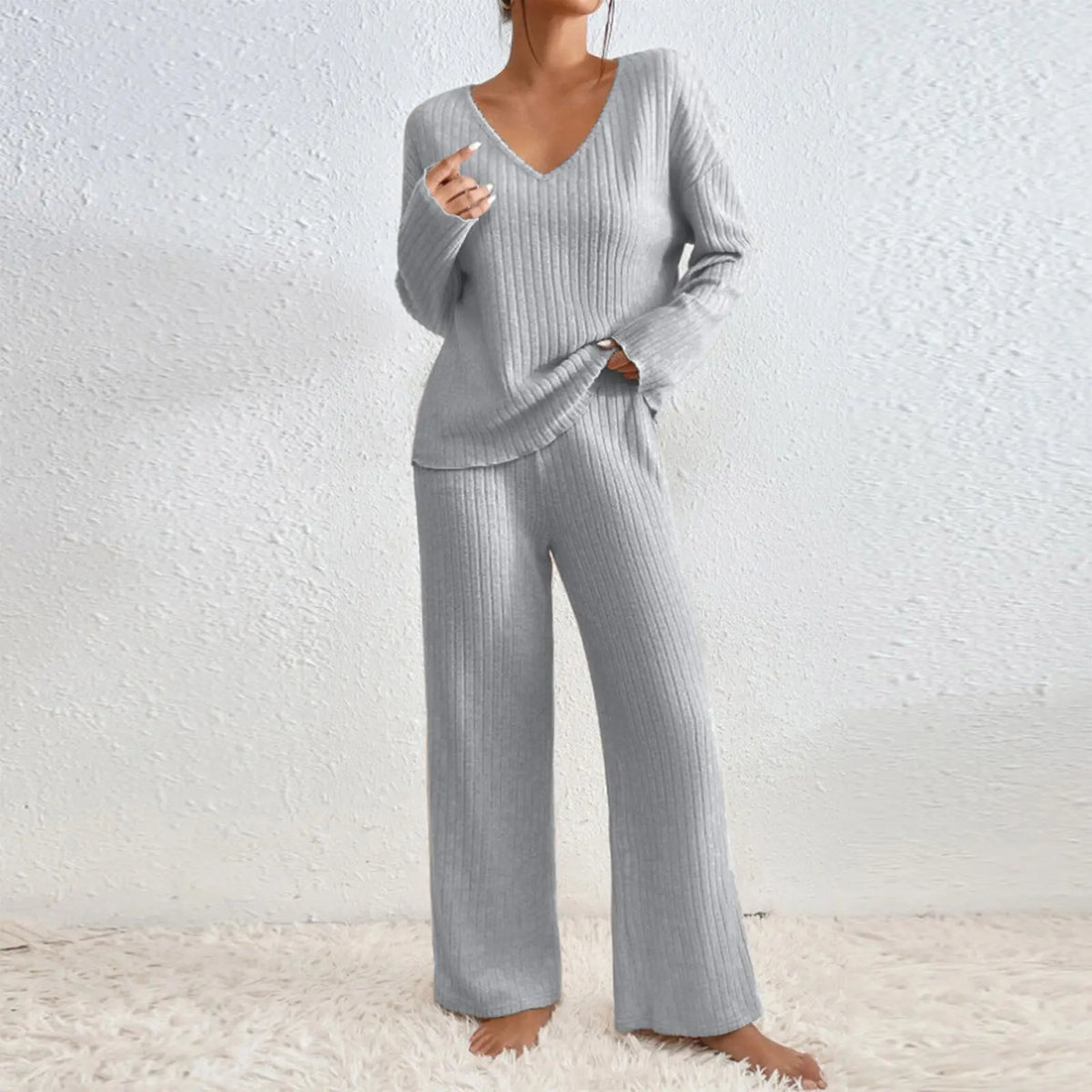 Marian | Two-Piece Set with Trousers and V-Neck Top