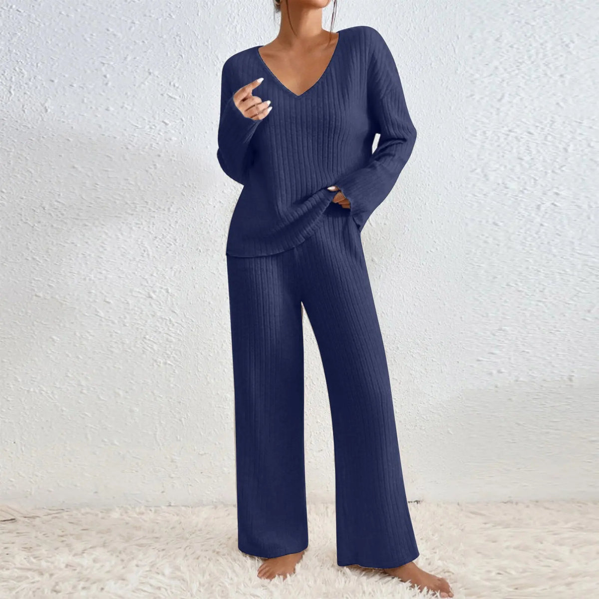 Marian | Two-Piece Set with Trousers and V-Neck Top